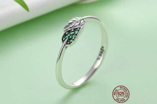 Waldgeflüster Ring aus 925 Sterling Silber mit grünen Zirkonia-Blättern – handgefertigt, nickelfrei – OrLume Jewelry