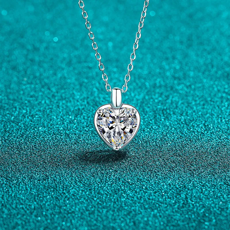Light of Love Heart Pendant Necklace – 925 Sterling Silver – Moissanite 2 Carat