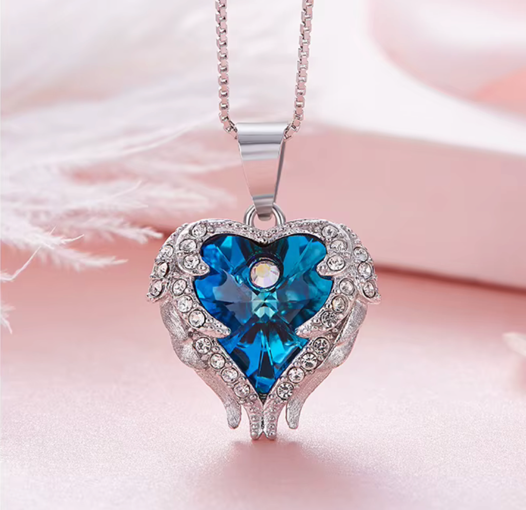 Angel Heart Halskette aus 925 Sterling Silber mit Swarovski® Kristallen, platin-rhodiniert – nickelfrei – OrLume Jewelry
