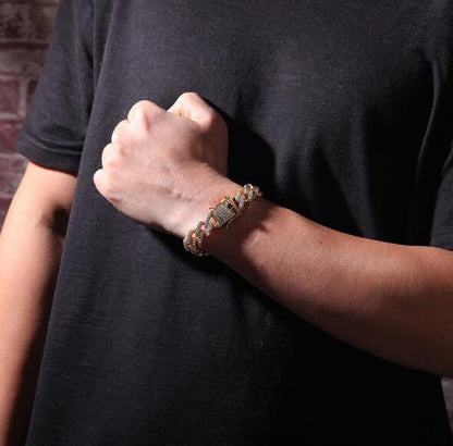 Cuban Link Chain – 18-karat gold-plated – cubic zirconia (iced out)